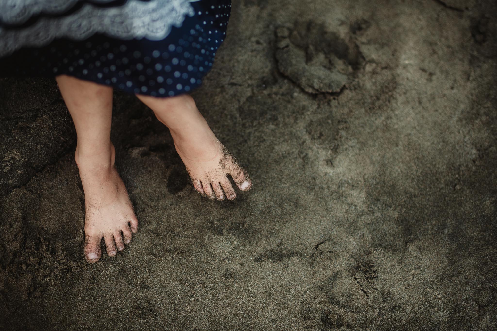 girl feets - family photoshoots Auckland - amber Farooq
