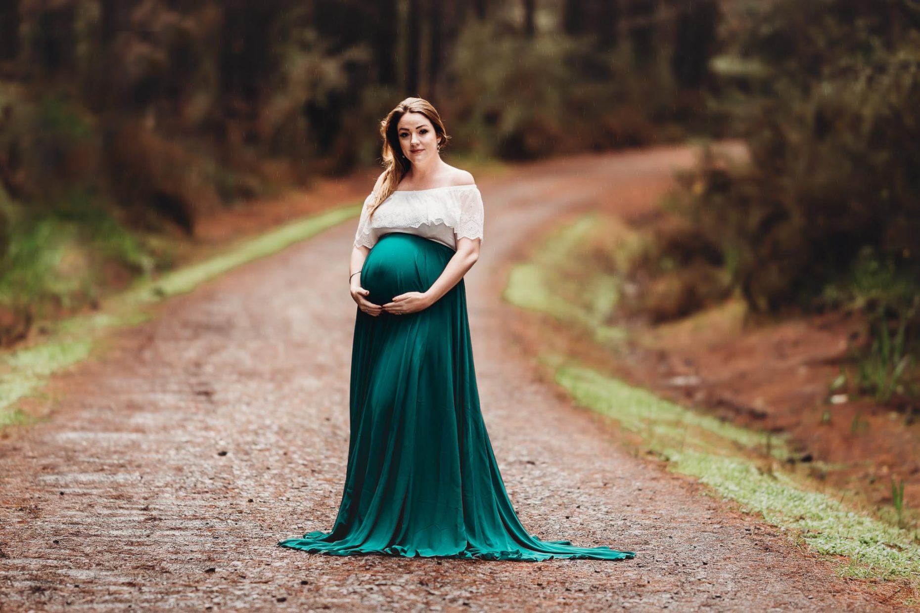 pregnant lady in boho top- Maternity photoshoots Auckland - amber Farooq