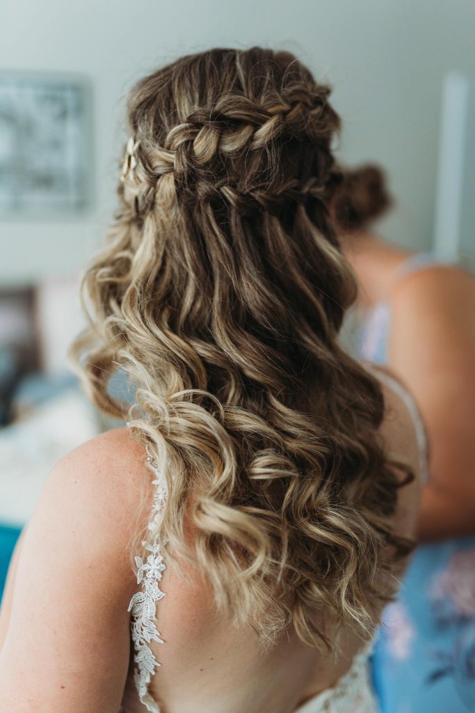 Bride getting ready, Bridal hair do - Auckland Wedding Photographer