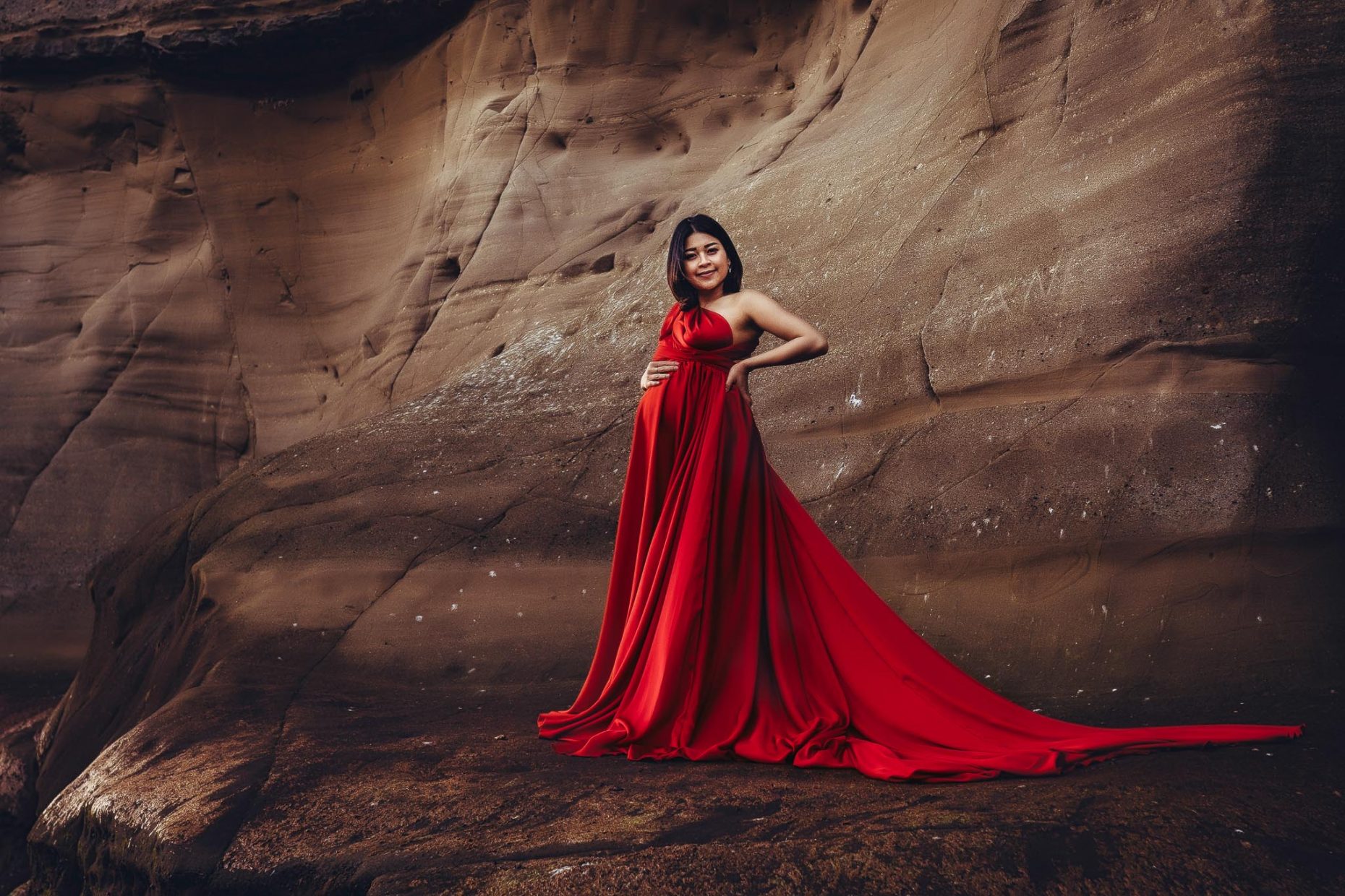 Maternity dresses for Auckland maternity photography sessions - Amber Farooq