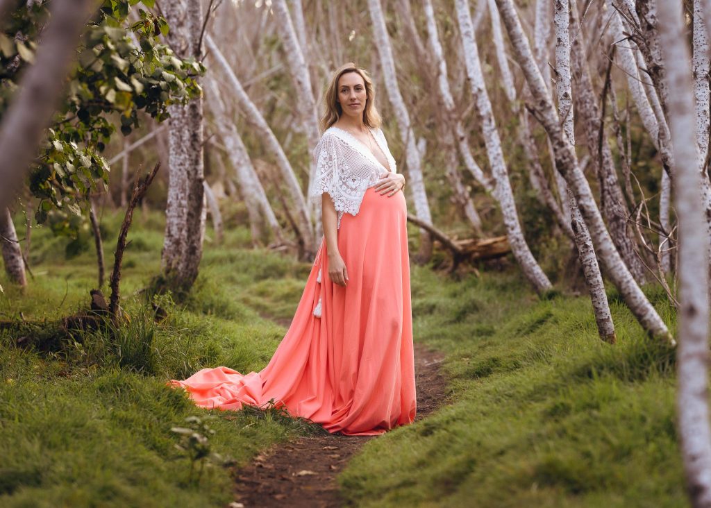 Amber Farooq - Pregnancy photography and maternity dresses