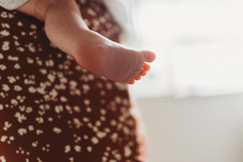 infant feet - Auckland newborn photographer Amber Farooq