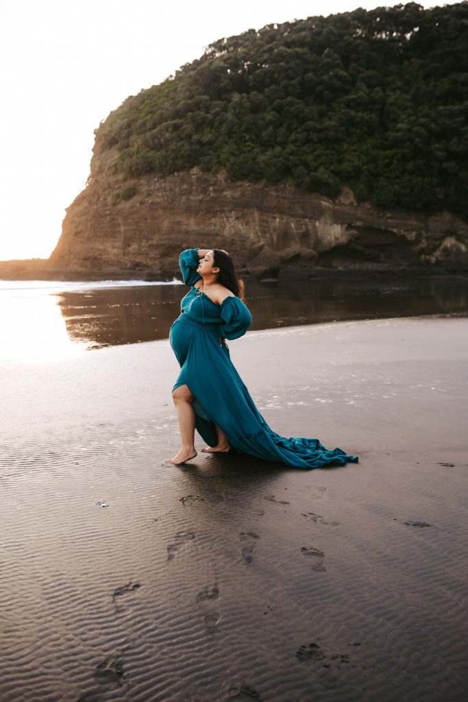 Amber Farooq Photography: Creating personalized maternity portraits for second-time moms in Auckland.