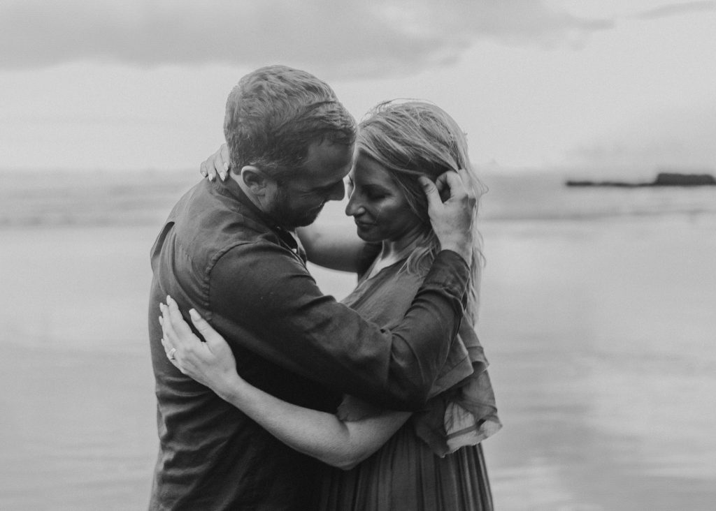 Auckland maternity photographer: Capturing the anticipation and excitement of a first-time mom in Auckland