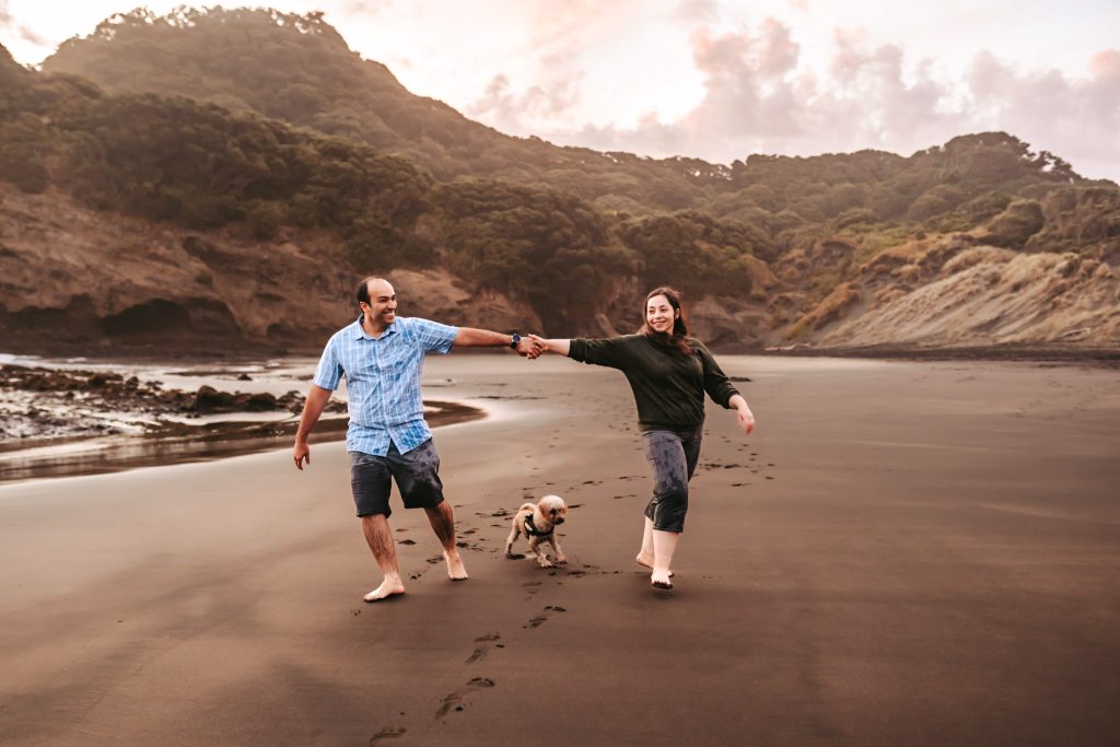 Auckland couple portraits: Bethells Beach provides a unique and romantic setting for Mas and Huda's anniversary celebration.